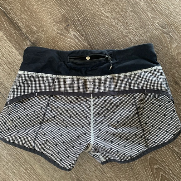 Lululemon shorts - Picture 3 of 10